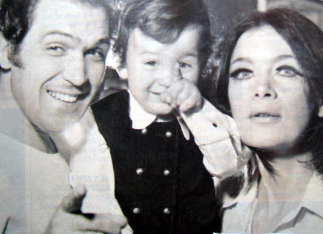 Дженни Карези, Костас Казакос с сыном  Константиносом