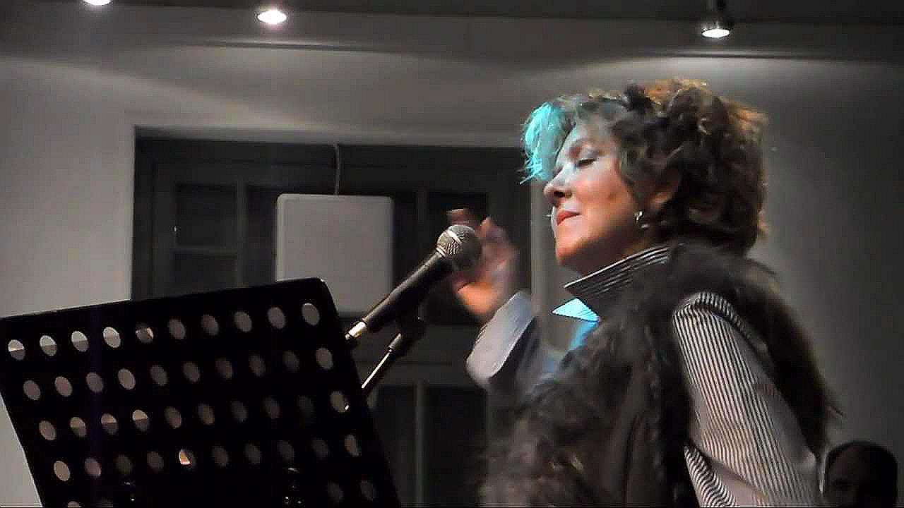 Иованна. Афины, 2013 год.  Фото с сайта www.youtube.com