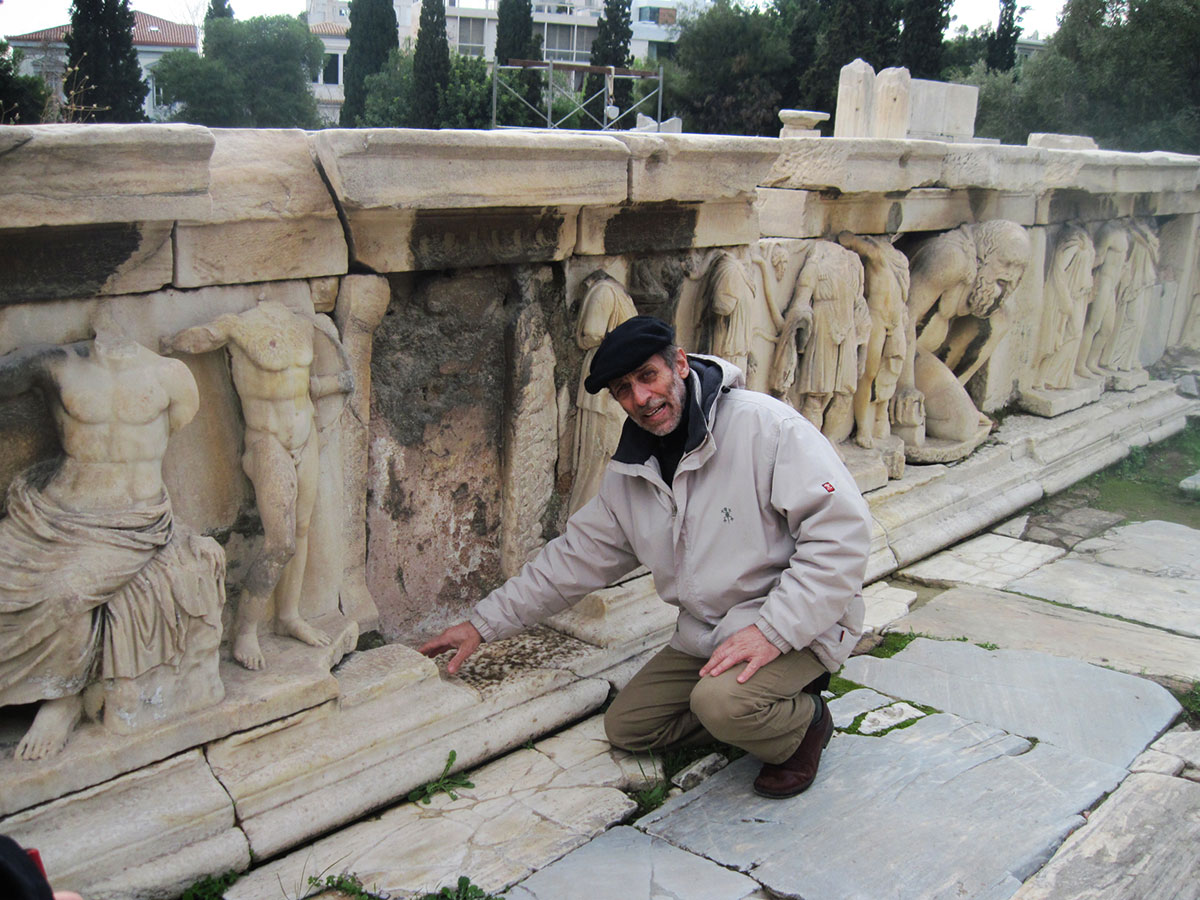 Манолис Коррес.  Фото с сайта – iirps-athens.org 