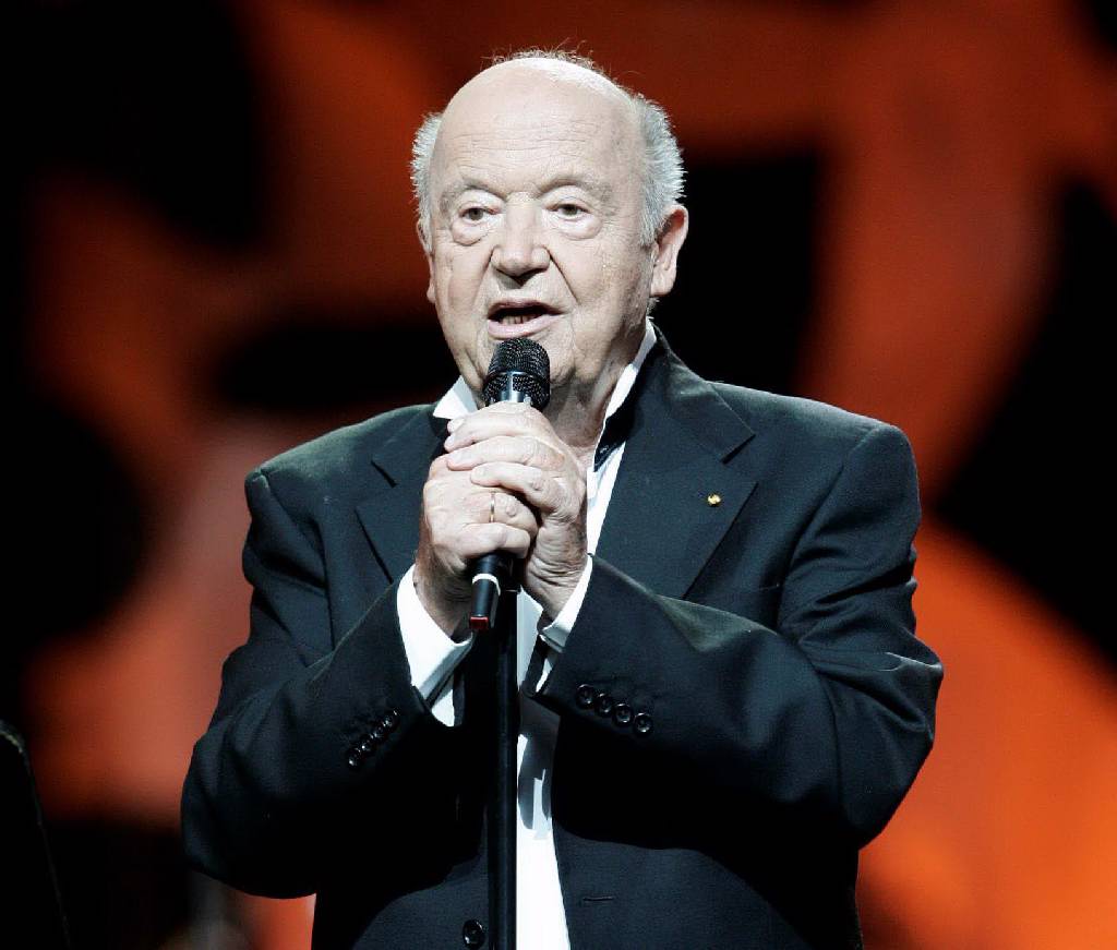 Мимис Плессас. Фото с сайта - www.imerisia.gr