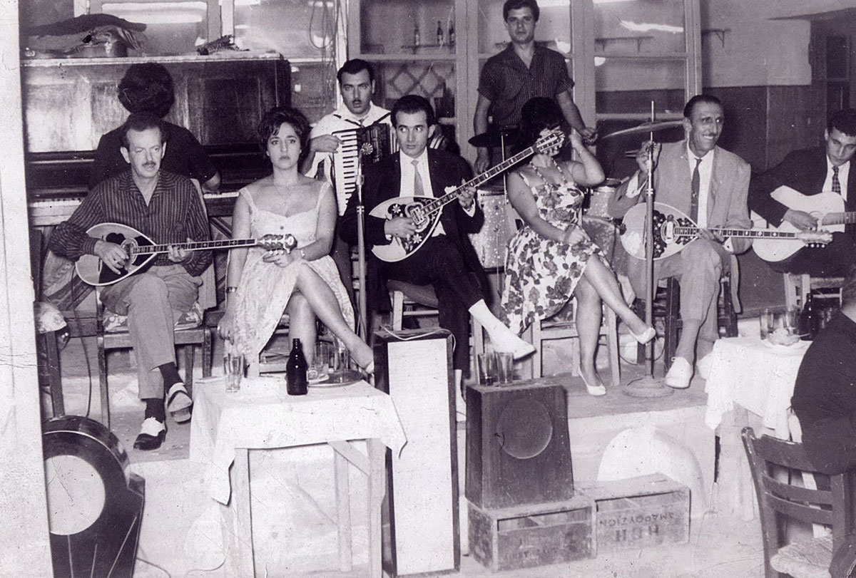 Музыкальный ресторан 60-ых годов. Фото с сайта - www.lifo.gr