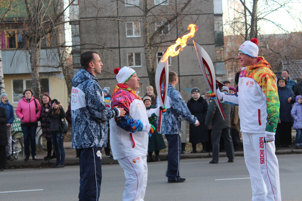 Генеральный консул Греции принял эстаету Олимпийскогоогня в Иваново. Фото из личного архива г-на Плотаса