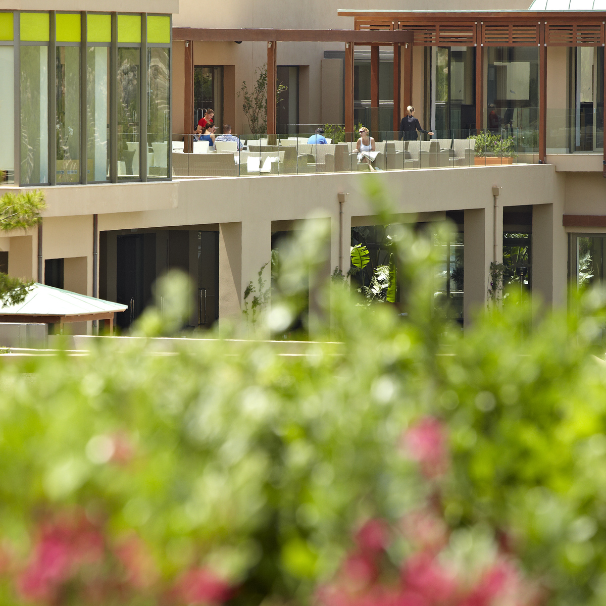 Daios Cove Luxury Resort & Villas. CrystalBox Bar 