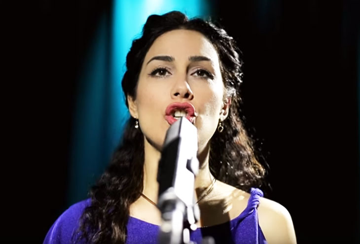 Греческая певица Hellena 